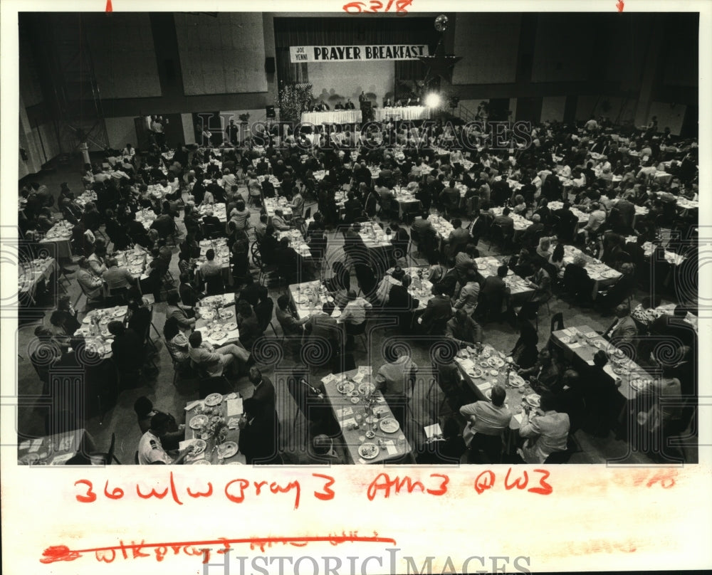 1987 Press Photo About 850 people attend prayer breakfast for Joseph Yenni - Historic Images