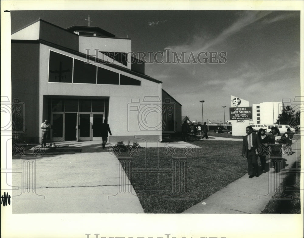 1992 Press Photo St. Stephens Full Gospel Baptist Church at 5600 Read Boulevard - Historic Images