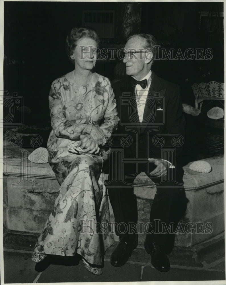 1975 Press Photo Mr. &amp; Mrs. Compton Hall attending a dinner gala - nob27203 - Historic Images