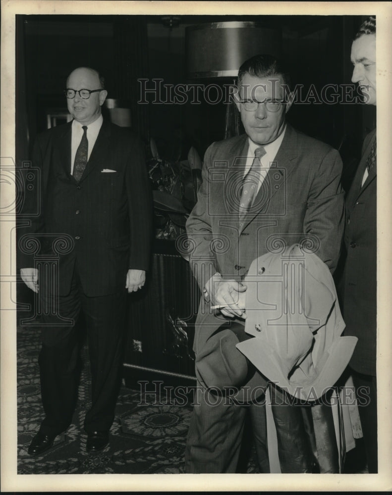 1959 Press Photo Theodore Koop of CBS News and Press Secretary James Hagerty - Historic Images