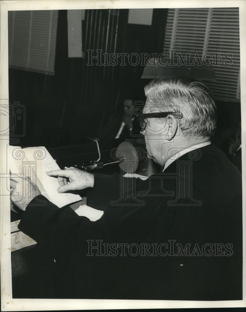 1969 Press Photo Judge Ed A. Haggerty during conference - Historic Images