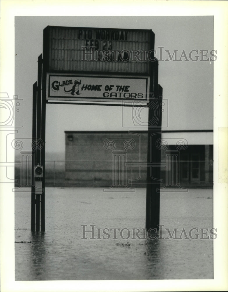 1991 Press Photo Sign of &quot;The Glade School&quot;, the home of the gators - Historic Images