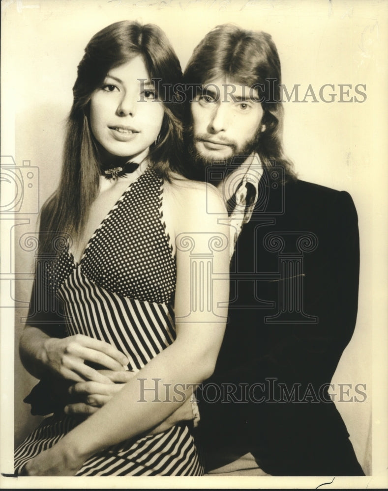 1975 Press Photo Carol Rainey &amp; Robert Haynes, vocal and guitar duo - nob27370 - Historic Images