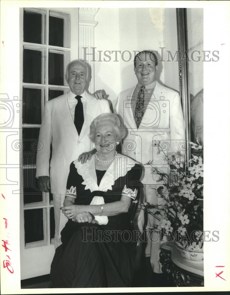 1992 Press Photo Bachelors' Club - James, Jr., Jim III and Diane Hailey - Historic Images