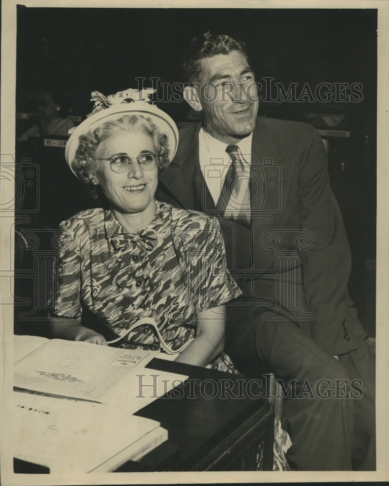 Press Photo J. Grizzaffi at the House of Representatives Chamber with his wife - Historic Images