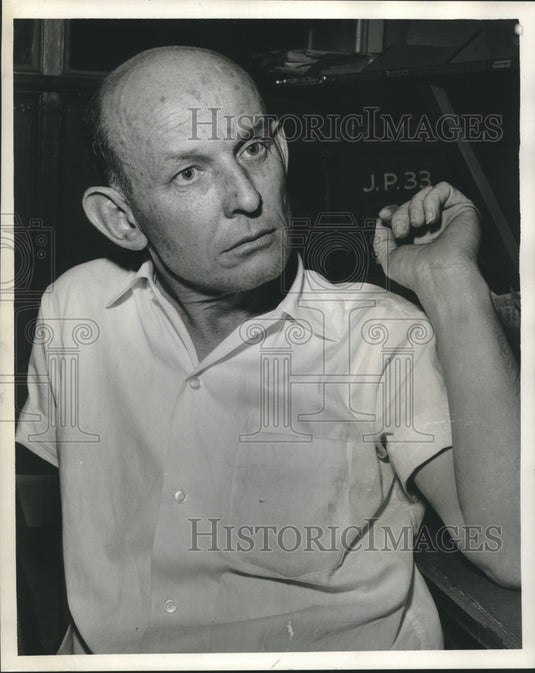1963 Murder Suspect John Hayden, being questioned by Marshall Lertim - Historic Images