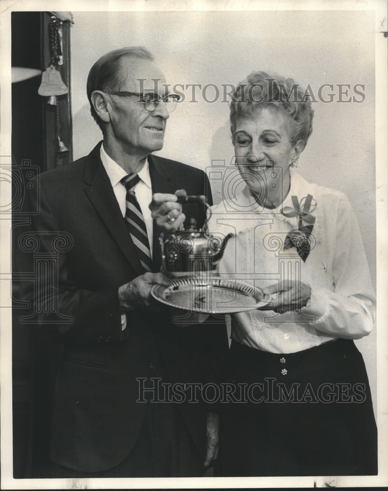 1974 Press Photo Mr. and Mrs. Walter L. Hayden&#39;s 50th Wedding Anniversary-Historic Images