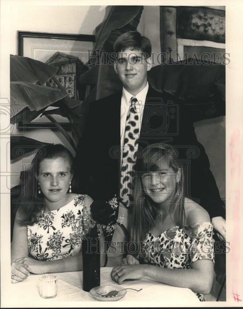 1991 Press Photo Virginia Preaus, Edward Gleason &amp; Eliza Phelps attends event - Historic Images