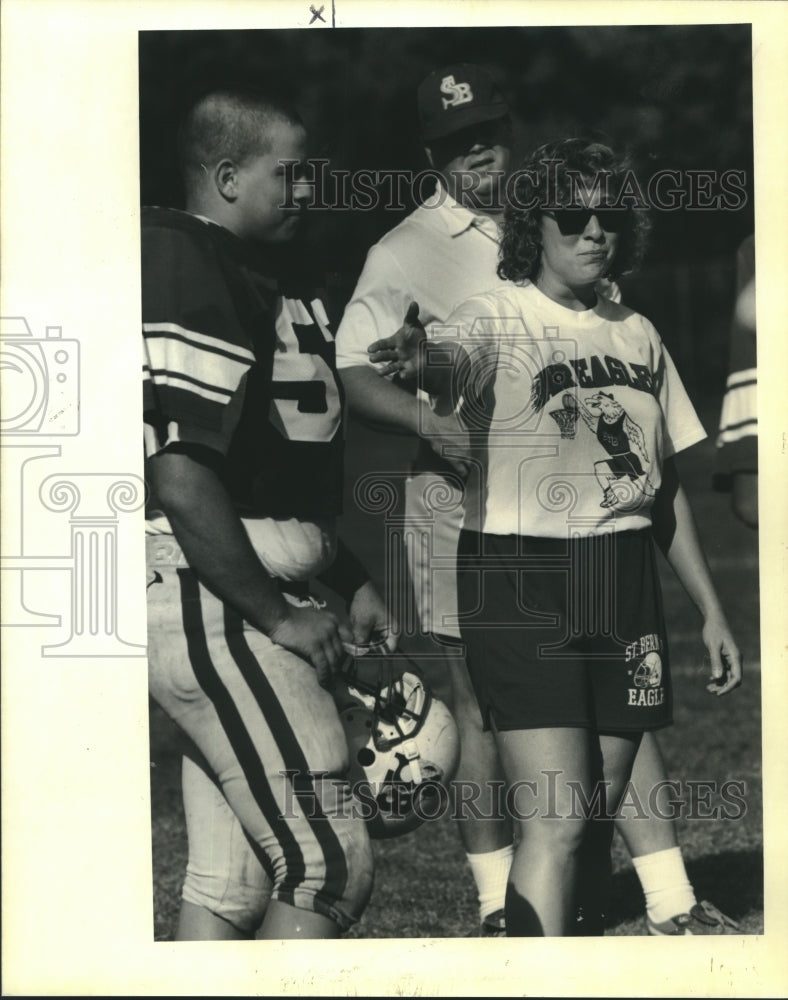 1992 Press Photo Julie Ginart, assistant coach St. Bernard High football team - Historic Images