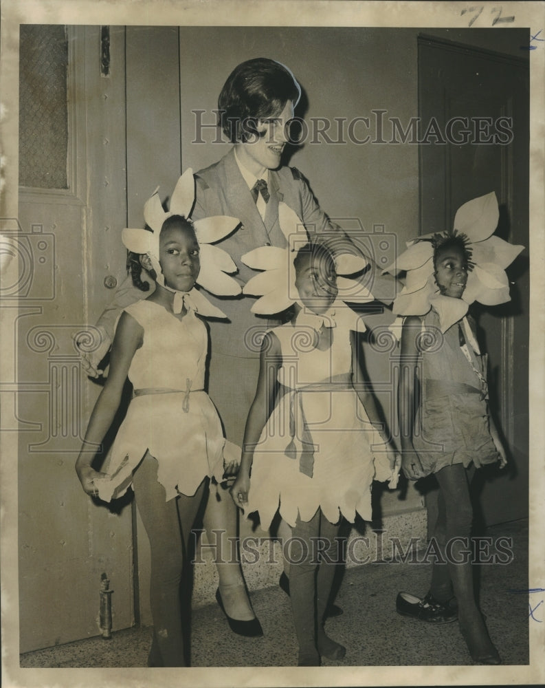 1967 Press Photo Performers during pageant of Girl Scout in Louisiana Council - Historic Images