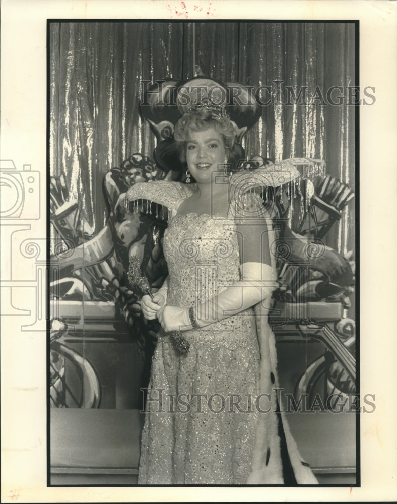 1991 Press Photo Olympian Charlotte Adele Glas all dressed up for an event - Historic Images