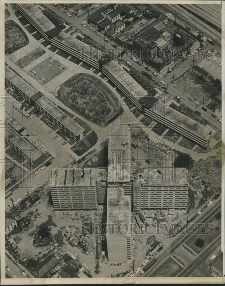 1964 Press Photo Aerial view of William J. Guste Sr. apartment homes development - Historic Images