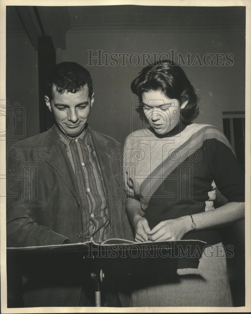 1959 Press Photo Conductor Donald Hazlett &amp; bassoonist Maxine Elworthy - Historic Images