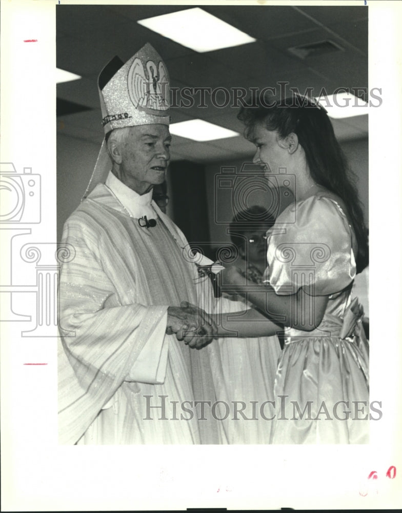 1989 Press Photo Christine Bernard receives diploma from Archbishop Philip Hanna - Historic Images