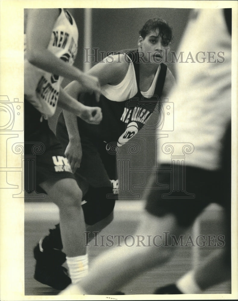 1994 Press Photo Kayone Hankins is leading the country in rebounding. - Historic Images