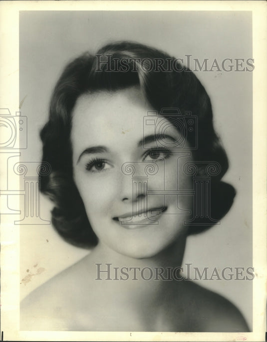 1963 Press Photo Miss Helen H. Harry to compete for the title of "Miss Football" - Historic Images