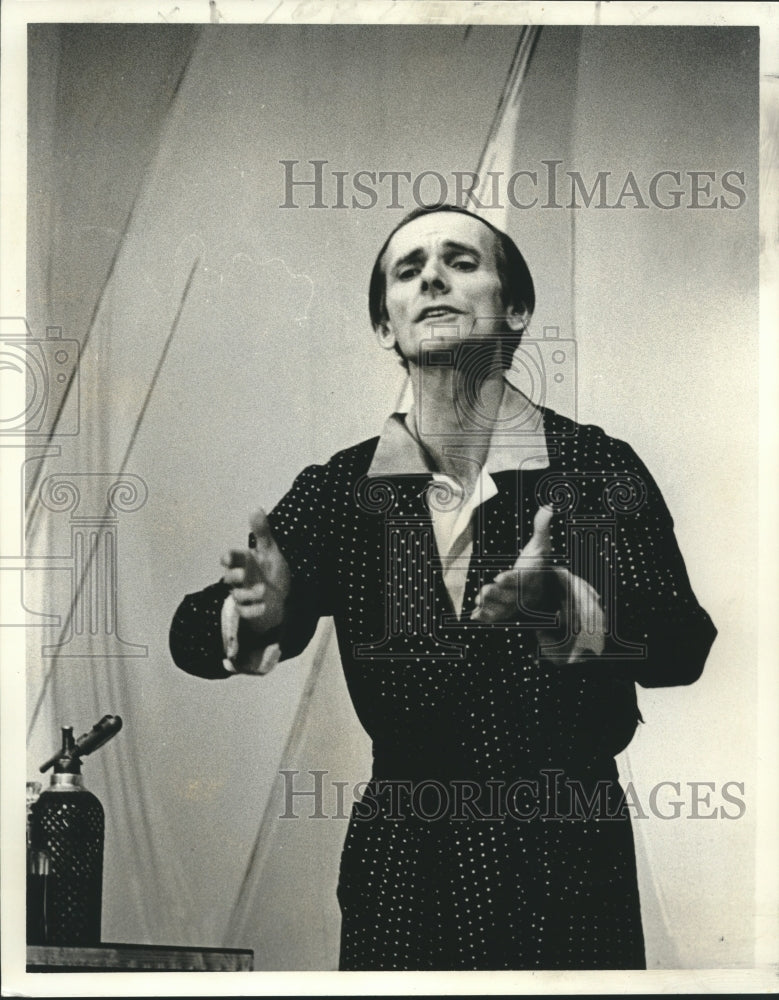 Essendine 1974 Press Photo John Harrop as idol Garry Essendine in