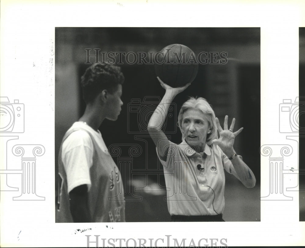 1991 Press Photo LSU women's basketball coach Sue Gunter - Historic Images