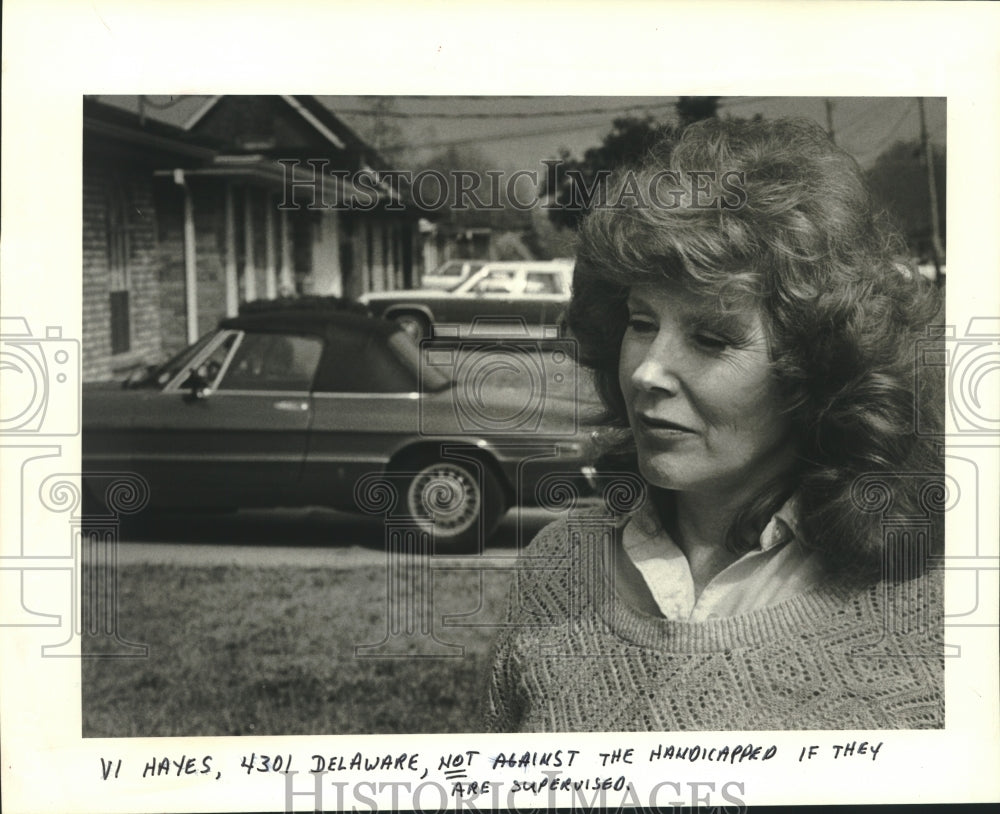 1984 Press Photo Vi Hayes, favors the Normal Life Inc residences in Beachview - Historic Images