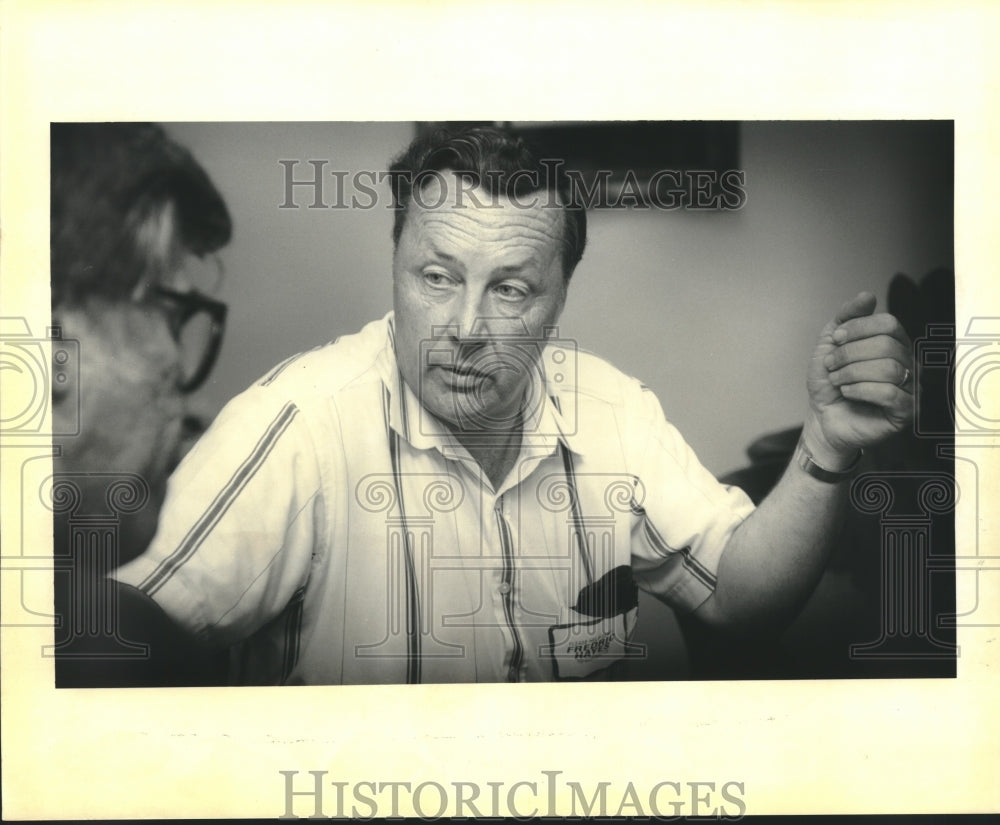 1992 Press Photo U.S. Representative Frederic Hayes is interviewed by reporter - Historic Images