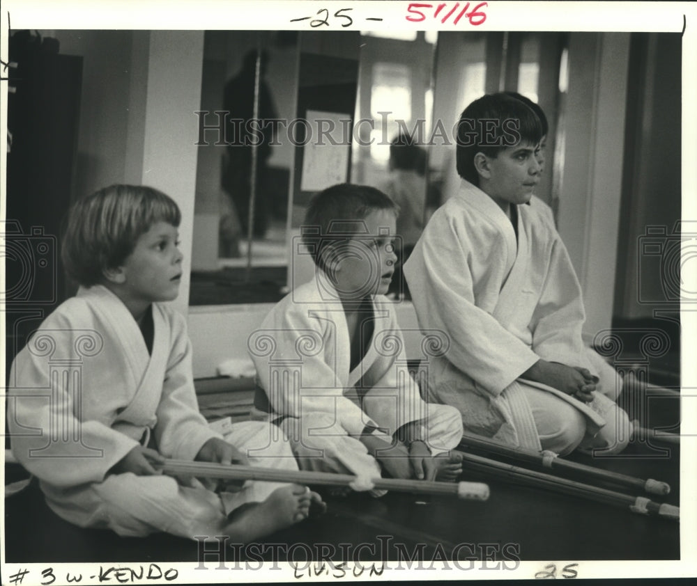 1986 Press Photo Kendo young students at Hayashi Sports Clinic - nob28145 - Historic Images