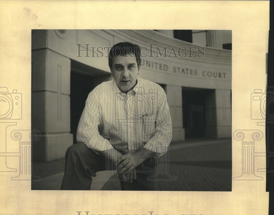 1995 Press Photo Ray Hays at the U.S. Courthouse in Shreveport - nob28154 - Historic Images