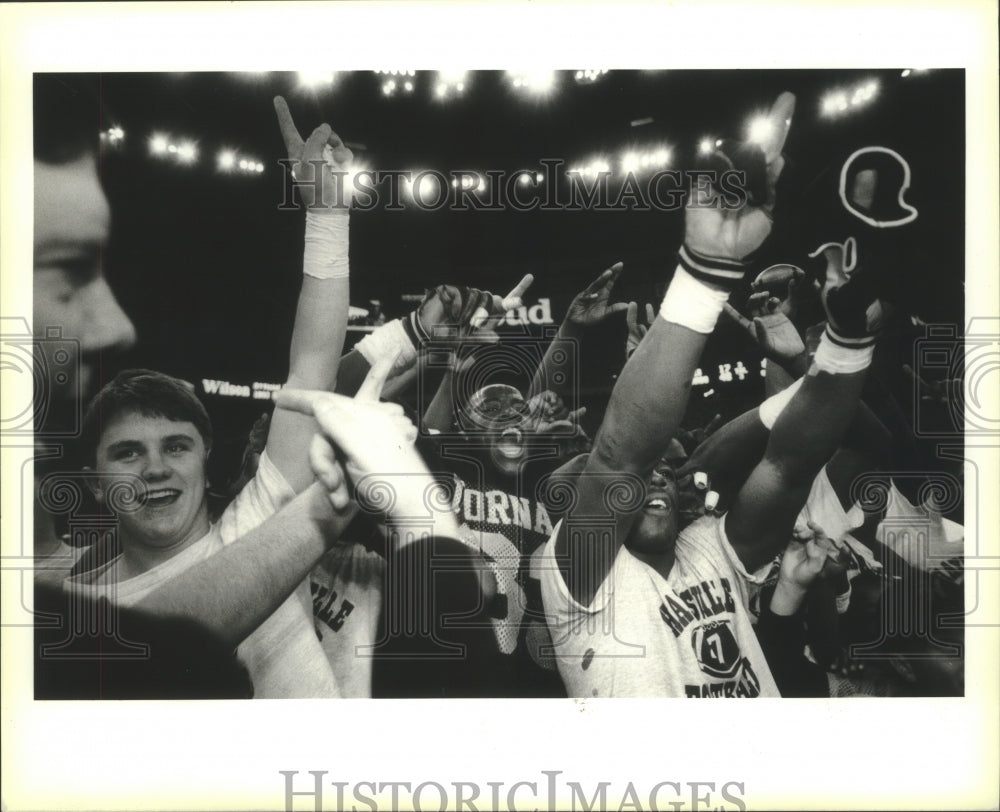 1993 Press Photo Haynesville players celebrate their victory over Riverside - Historic Images