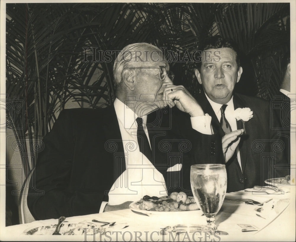 1963 Press Photo Rabbi Julian B. Feibelman and George W. Healy Jr. Converse - Historic Images