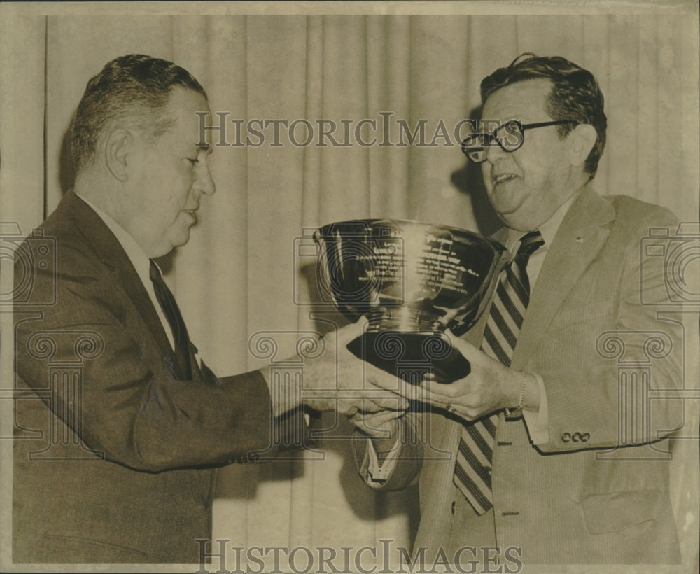 1971 Lester J. Lautenschlaeger giving award to George W. Healy, Jr. - Historic Images