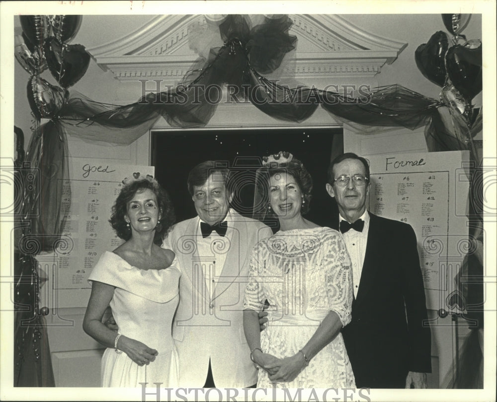 1988 Press Photo Guests attending the Sybarites- Bal de Tete - Historic Images