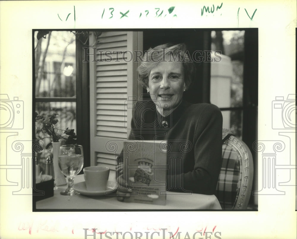 1993 Press Photo Jane Healy in the Ramada Inn&#39;s Coffee Shop on St Charles Avenue - Historic Images