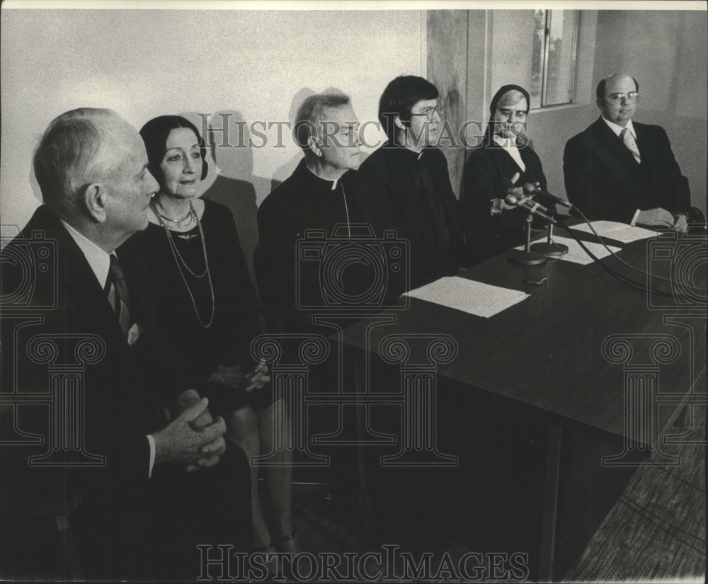 1976 Press Photo Phillip Hannan and other clergy members at speaking event - Historic Images