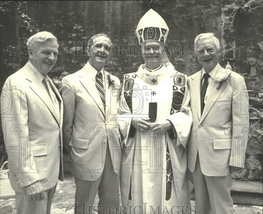 1981 Press Photo Archbishop Philip M. Hannan with other Hannan family relatives - Historic Images