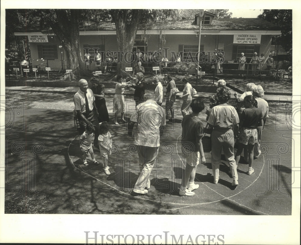 Press Photo Celebrants at Grand Opening of Hadden Hall Senior Center, Covington - Historic Images