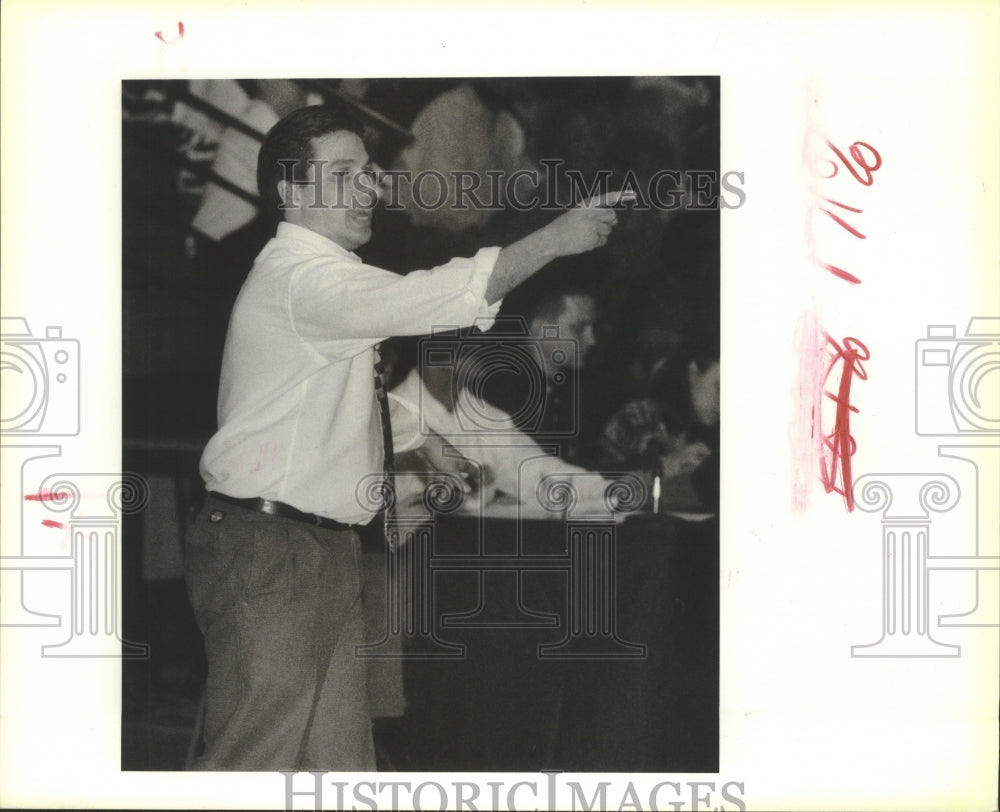 1994 Press Photo Coach Arthur Gutierrez IV - Historic Images