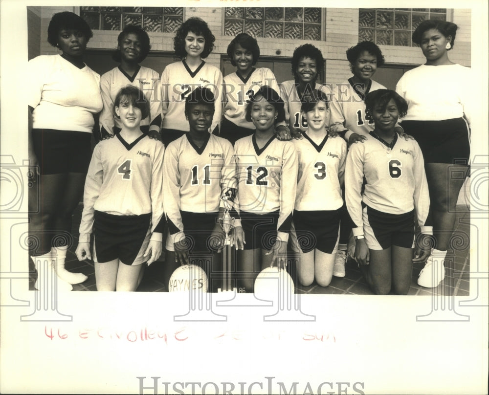 1986 Press Photo Members of the Haynes Middle School Volleyball Team - nob28468 - Historic Images