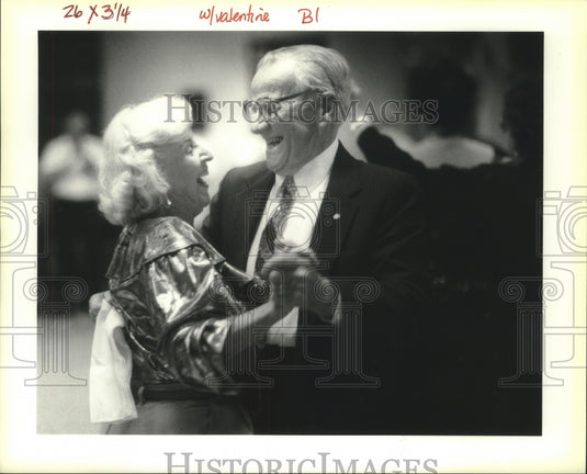 1994 Press Photo New Orleans Socialites J.B. & Yvonne Hanks Dancing - nob28569 - Historic Images