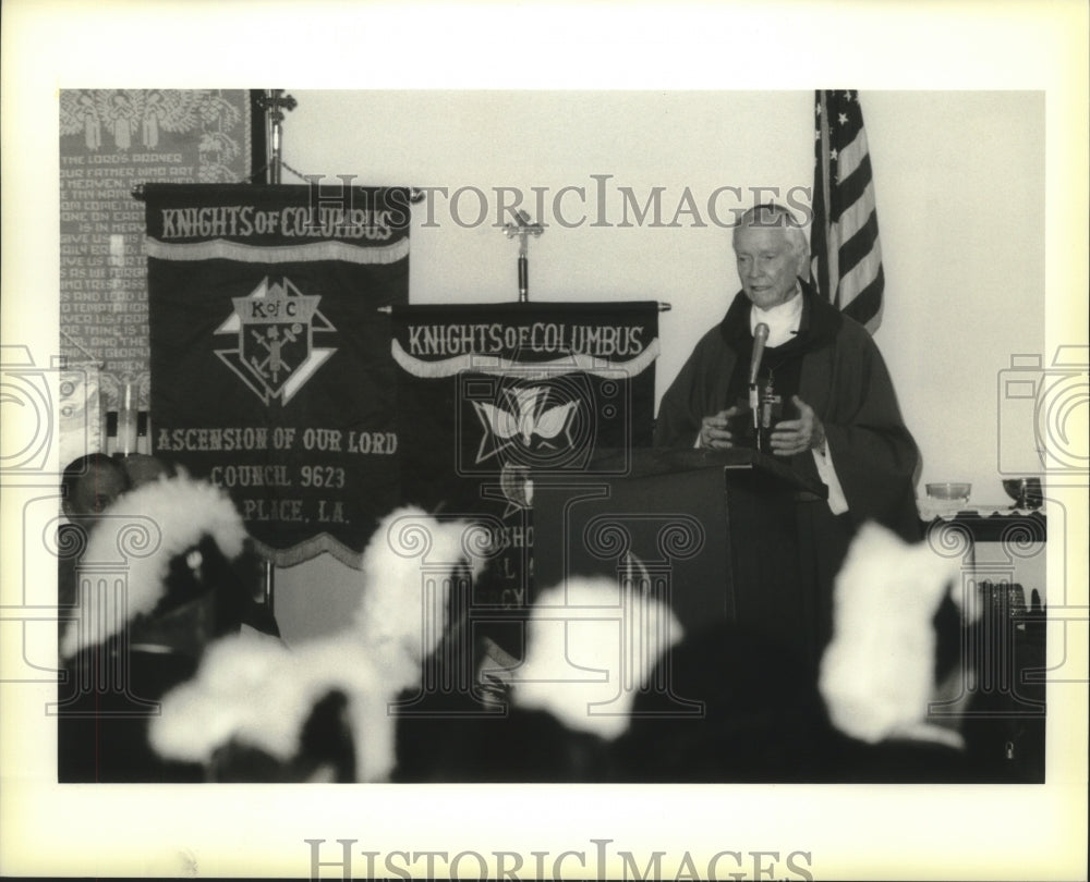 1994 Archbishop Hannan held a mass at Ascension of Our Lord Church - Historic Images