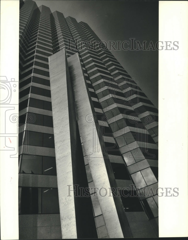 1985 View of Energy Center Building - Historic Images