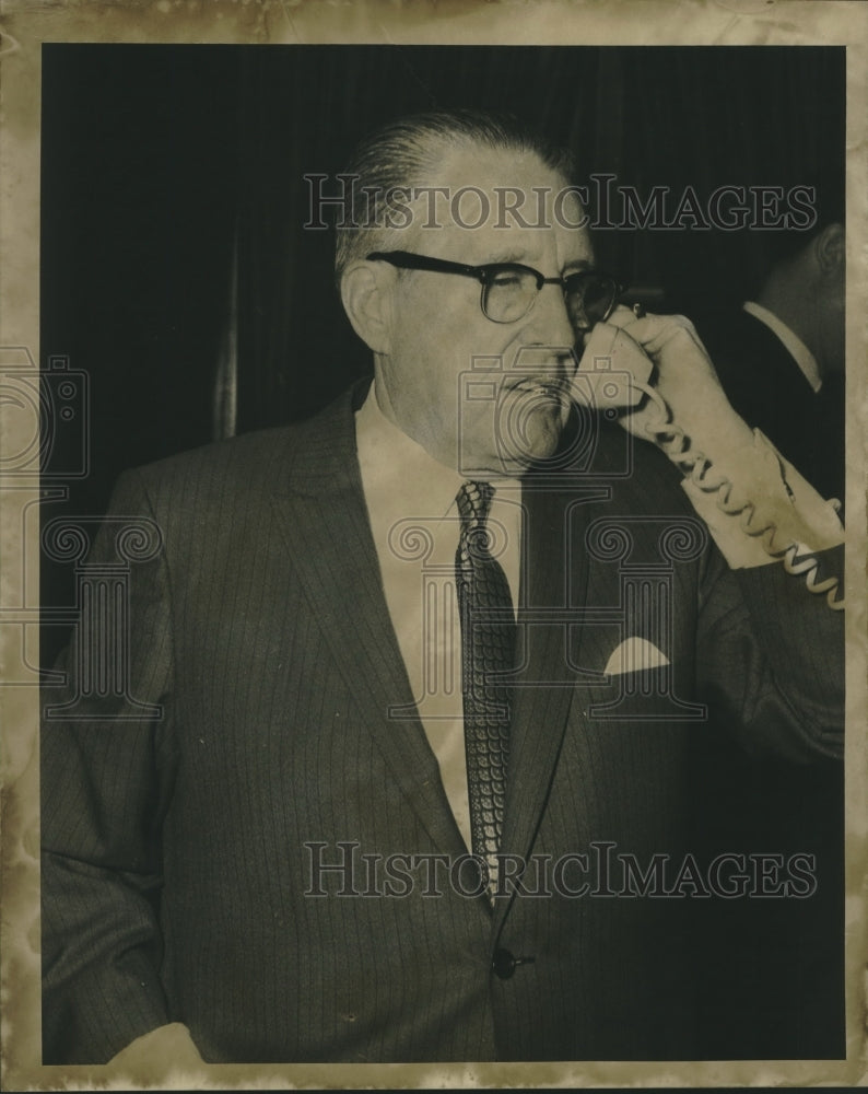 1969 Press Photo Longshoremen president Thomas Gleason takes phone call - Historic Images