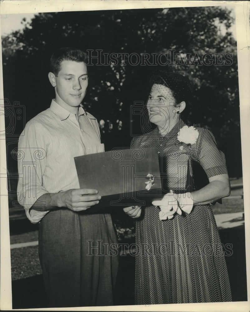 1961 Press Photo Richard E. Kellog, 1952 winner of the traveling scholarship. - Historic Images