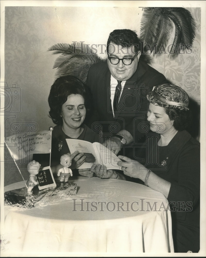 1964 Press Photo Beth Israel Sisterhood leaders during luncheon at Fontainbleau - Historic Images
