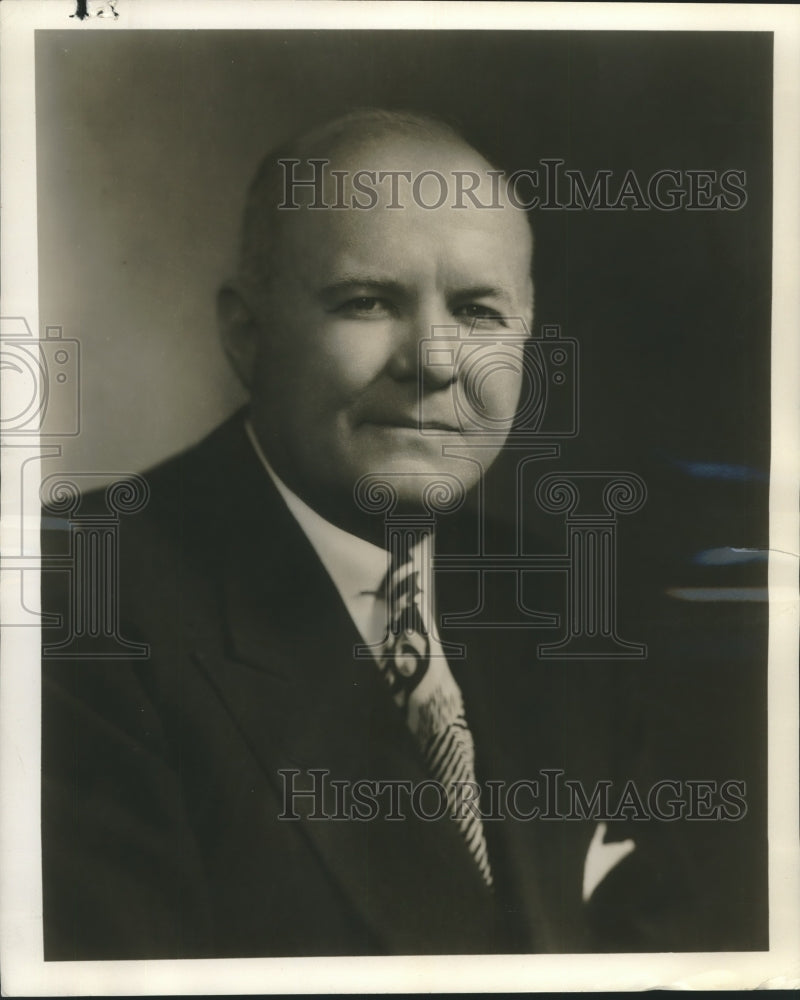 1952 Press Photo Jasper M. Gregory has a long career with The Texas Company. - Historic Images