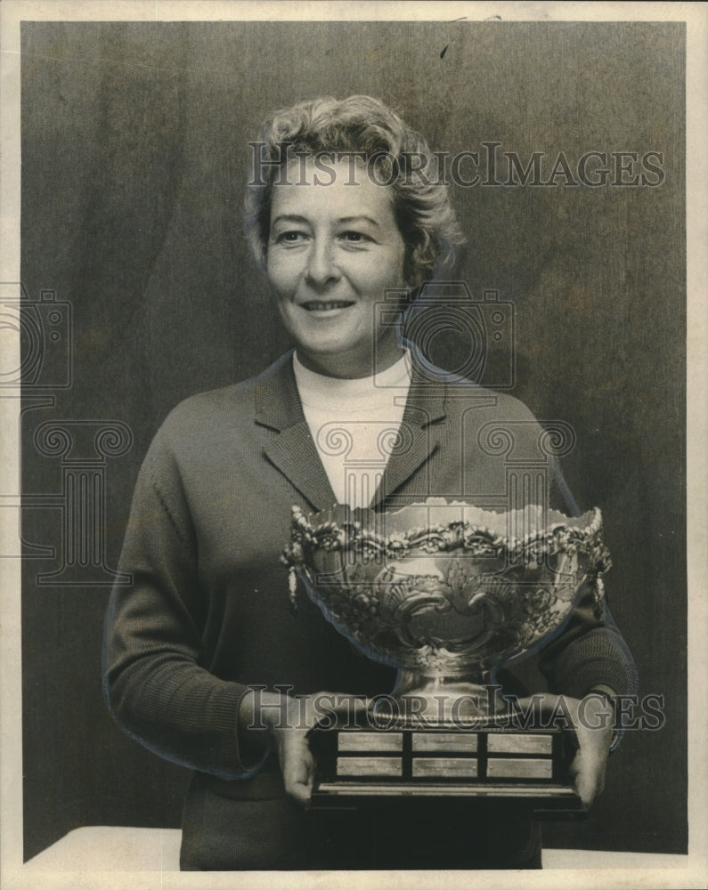 1972 Press Photo Mrs. John Harlan, champion Ladies Country Club Golf Association - Historic Images