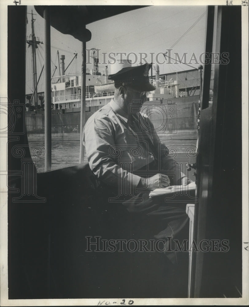 1954 Press Photo Henry Flaspoller notes position of vessels - nob29310 - Historic Images