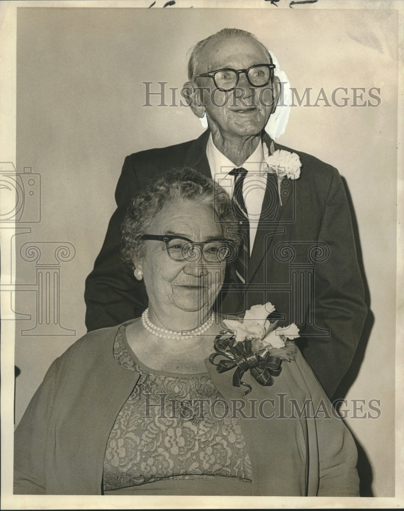 1966 Press Photo Mr. and Mrs. Hunter Harris celebrating 50th wedding anniversary - Historic Images