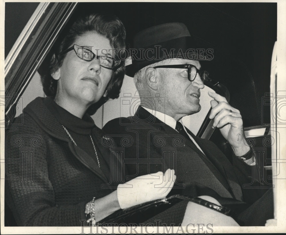 1966 Press Photo US Politics - Mrs. Jack Black in a Car with Barry Goldwater - Historic Images