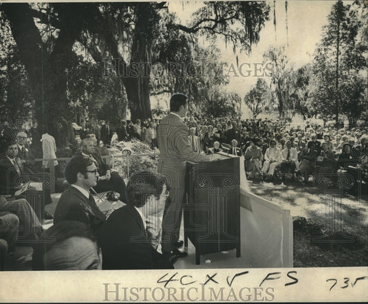 1974 Press Photo Executive Frederic Ingram Speaks at Energy Corp. Groundbreaking-Historic Images