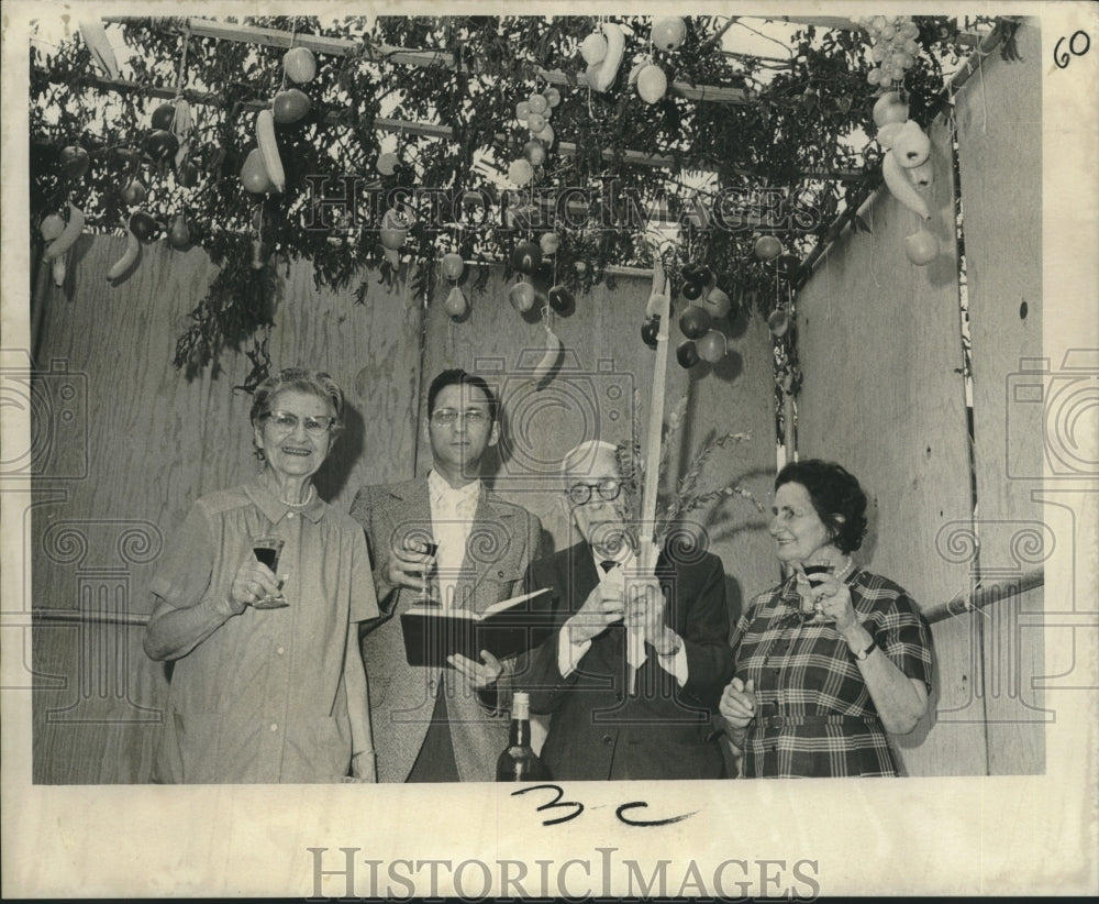 1972 Press Photo Delegates during Festival of Succoth on the West Bank - Historic Images