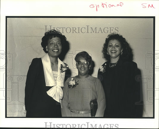 1990 Press Photo Alana Miller, Cecile Mickens, Sabrina Harris- St Mary's Benefit - Historic Images